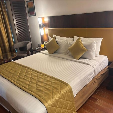 Iris The Business Hotel Bangalore Esterno foto