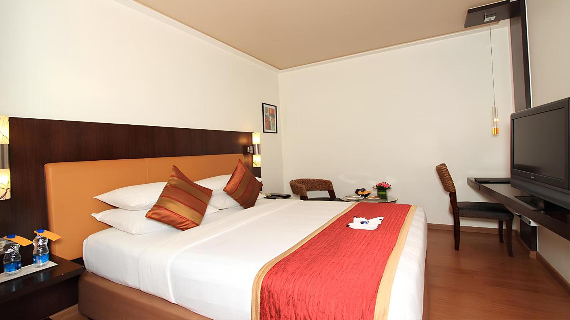 Iris The Business Hotel Bangalore Esterno foto