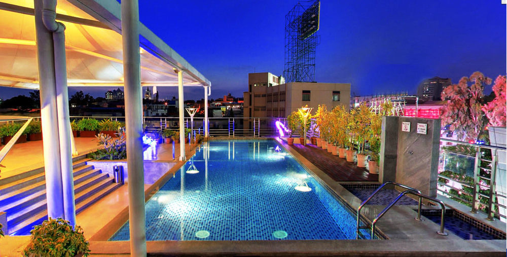 Iris The Business Hotel Bangalore Esterno foto