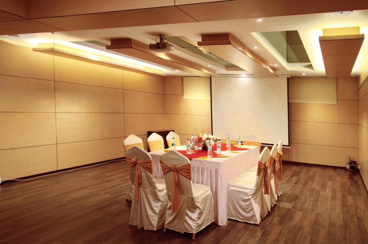 Iris The Business Hotel Bangalore Esterno foto