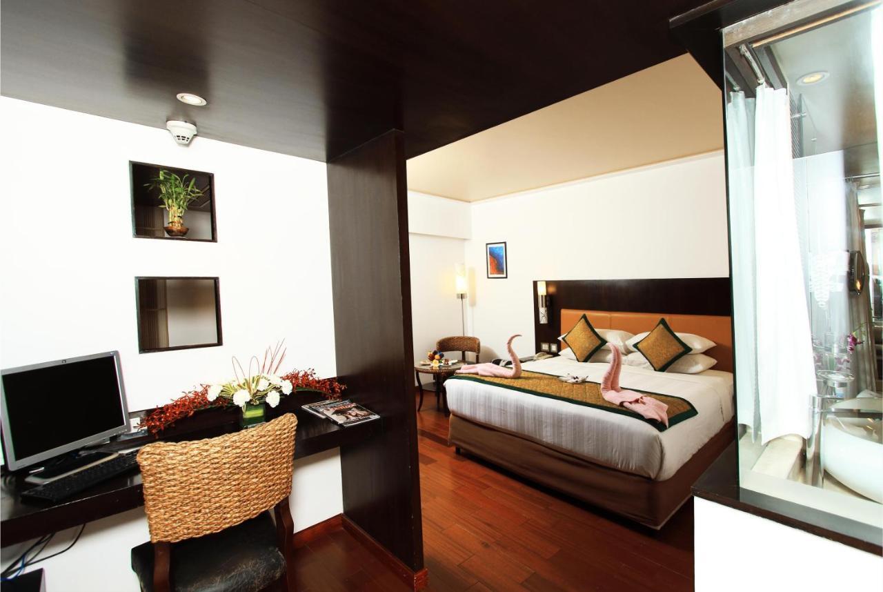 Iris The Business Hotel Bangalore Esterno foto